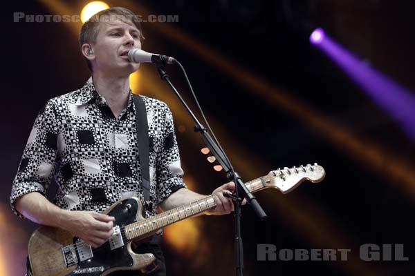 FRANZ FERDINAND - 2013-08-23 - SAINT CLOUD - Domaine National - Grande Scene - 